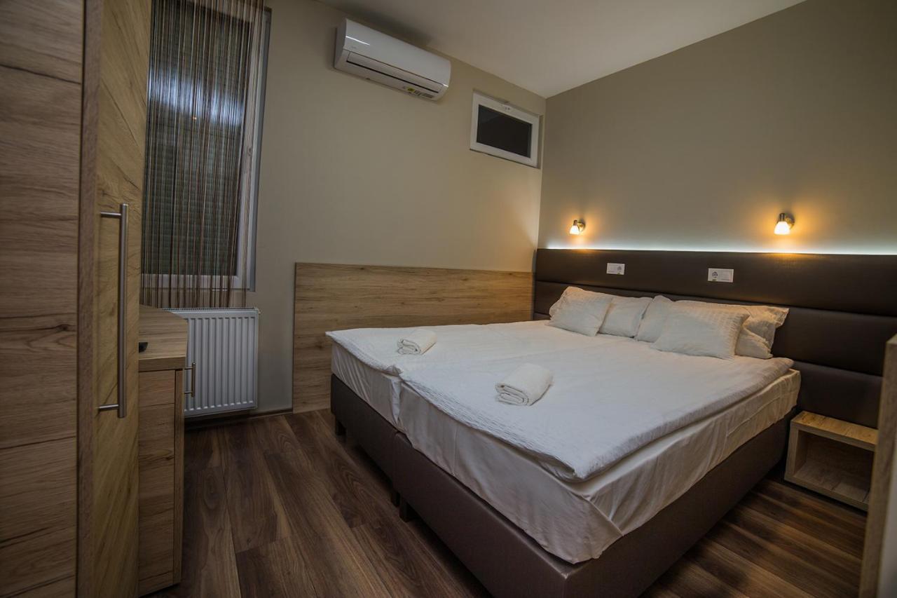 Sztar Motel Etterem Balassagyarmat Exterior foto