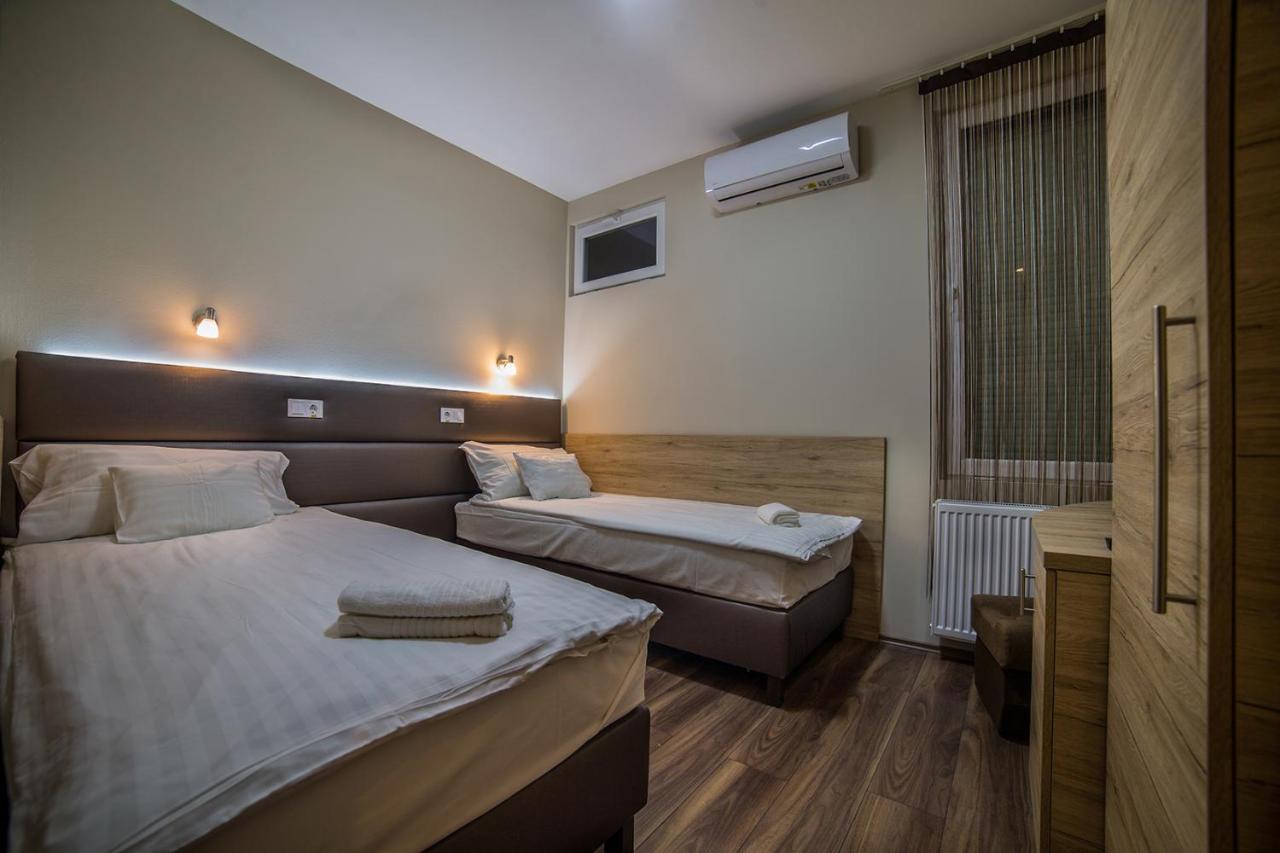 Sztar Motel Etterem Balassagyarmat Exterior foto