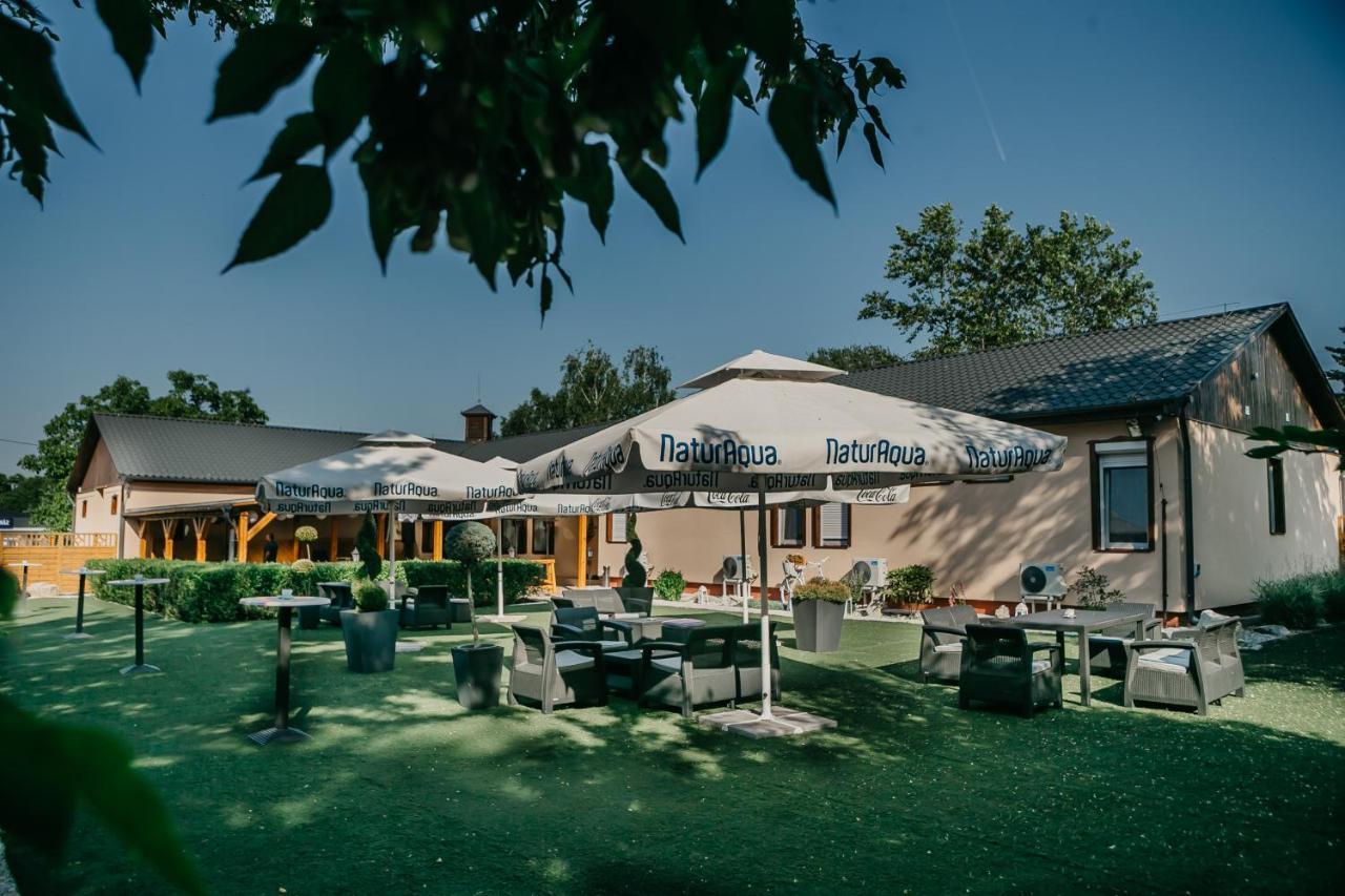 Sztar Motel Etterem Balassagyarmat Exterior foto